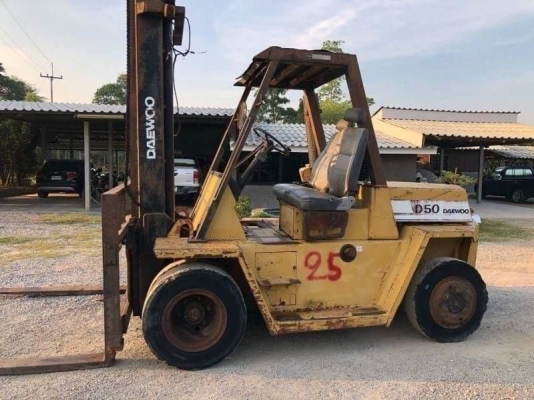 ขาย 235,000 บาท โฟลค์ลิฟท์ DAEWOO D50 ยก 5 ตัน เสาสูง 6.5 เมตร เครื่องดีเชล 4 สูบ สภาพพร้อมใช้ ยางตัน 6 เส้น  รถอยู่  นครปฐม โทร 0610710295  สนใจ รายการสินค้า อื่นๆ ที่ เว็ปไชค์ Truck2Hand https://www.truck2hand.com/index.php?actions=content/search&amp;me