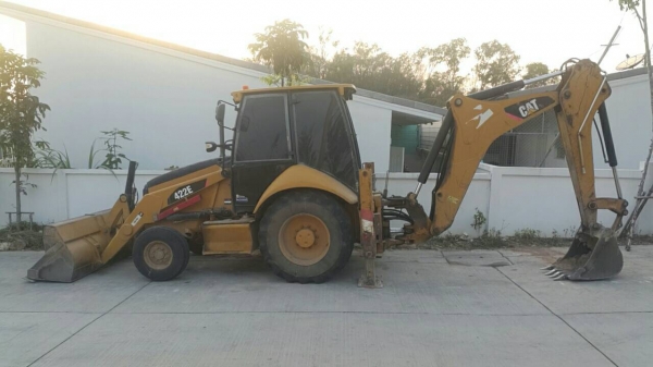 ขายรถตักหน้าขุดหลัง CAT 422E ใช้งานได้ทุกระบบ แถมหัวเจาะใหม่ยังไม่เคยใช้งาน แถมบุ้งกี๋งานประปาเอกสารเล่มทะเบียนราคา 850,000