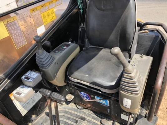 ขายรถขุด CAT 305SR คอนโทรลสั้น ปั๊มนิ้ว นำเข้าเองจากญี่ปุ่น สภาพสวยพร้อมใช้ มีVDOการทำงานครับ