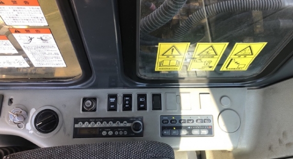 ขายรถขุด KOMATSU PC120-6E ลายหัวกระแทก นำเข้าเองจากญี่ปุ่น สภาพสวยพร้อมใช้ มีVDOการทำงานครับ