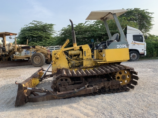 มาใหม่ วันนี้ ขาย 225,000 รถแทรคเตอร์ KOMATSU D20PL-7 6,xxx ชั่วโมง. เก่านอก 1 ปี (ตีนเป็ด-แผ่น 50 CM) เครื่องดี เกียร์แรง โซ่หนา สภาพพร้อมใช้   รถอยู่ นครปฐม โทร 0626426323