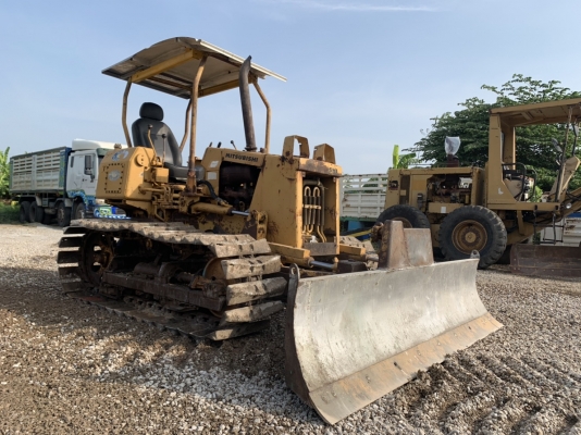 ขาย 158,000 บาท  รถแท๊กเตอร์ Mitsubishi. BD 2 F.  4,xxx ชั่วโมง เก่านอก 1 ปี (ตีนเป็ด-แผ่น 50 CM) เครื่องดี เกียร์แรง โซ่หนา สภาพพร้อมใช้   รถอยู่ นครปฐม โทร 0626426323