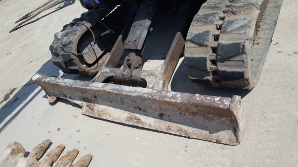 ขายรถขุด KOMATSU PC50UU-2 เครื่องยนต์ KOMATSU -4D84 , จำนวน 4 สูบ คอนโทรลน้ำมัน ปั๊มเฟือง มีลายหัวเจาะ รถเดิมๆเก่านอก ยังไม่เคยใช้งานในเมืองไทย ขายรถขุด KOMATSU PC50UU-2 เครื่องยนต์ KOMATSU -4D84 , จำนวน 4 สูบ คอนโทรลน้ำมัน ปั๊มเฟือง มีลายหัวเจาะ รถเดิมๆเก่านอก ยังไม่เคยใช้งานในเมืองไทย