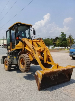 รถตักล้อยาง