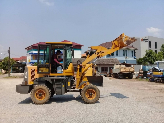 รถตักล้อยาง