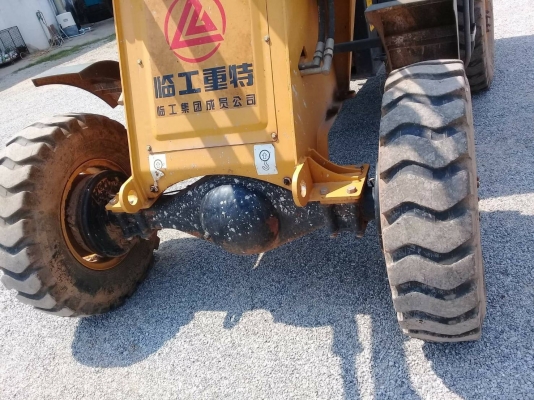 รถตักล้อยาง