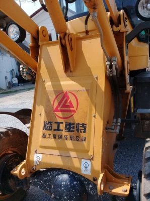 รถตักล้อยาง