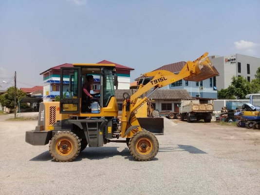 รถตักล้อยาง