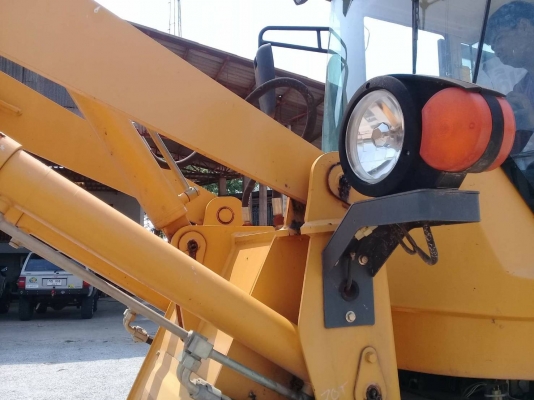 รถตักล้อยาง