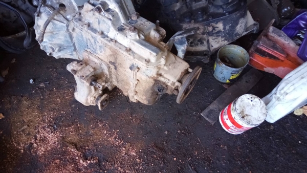 ขายเครื่องพร้อมเกียร์6BG175แรงม้าไม่หลวมถัาหลวมยินดีคืนค่าเดินให้ราคา 68,000