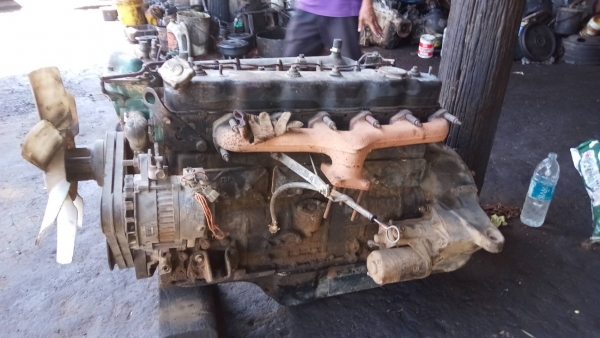 ขายเครื่องพร้อมเกียร์6BG175แรงม้าไม่หลวมถัาหลวมยินดีคืนค่าเดินให้ราคา 68,000