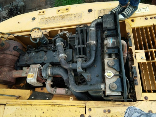 โคมัสสุ PC200-8 สมุดพร้อม รถเดิม 6ปี  เลขไมล์17,814 จดทะเบียนปี 2556