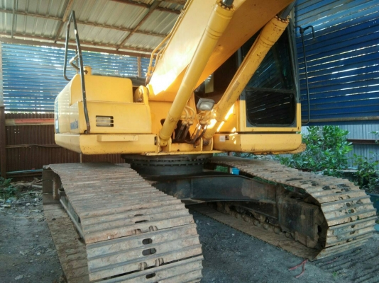 โคมัสสุ PC200-8 สมุดพร้อม รถเดิม 6ปี  เลขไมล์17,814 จดทะเบียนปี 2556