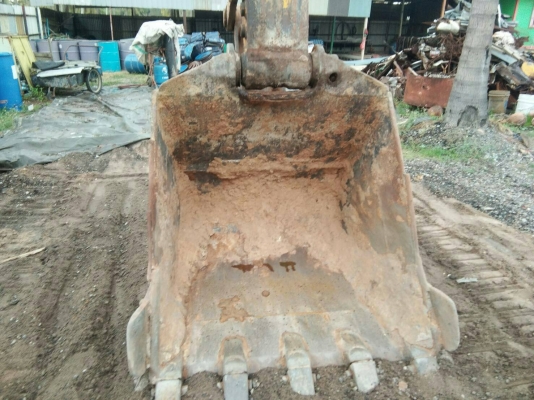 โคมัสสุ PC200-8 สมุดพร้อม รถเดิม 6ปี  เลขไมล์17,814 จดทะเบียนปี 2556