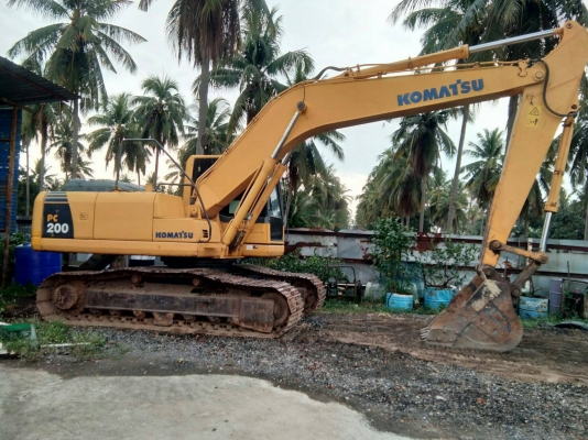 โคมัสสุ PC200-8 สมุดพร้อม รถเดิม 6ปี  เลขไมล์17,814 จดทะเบียนปี 2556