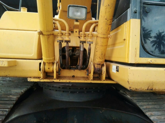 โคมัสสุ PC200-8 สมุดพร้อม รถเดิม 6ปี  เลขไมล์17,814 จดทะเบียนปี 2556