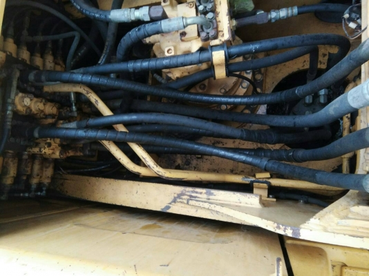 โคมัสสุ PC200-8 สมุดพร้อม รถเดิม 6ปี  เลขไมล์17,814 จดทะเบียนปี 2556