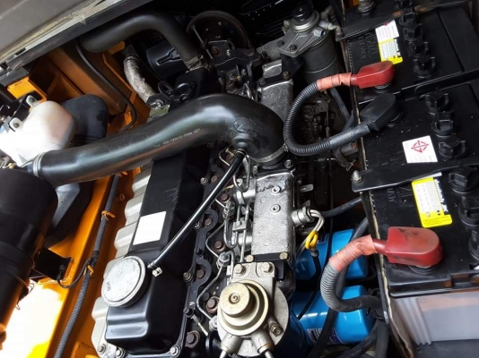 ฟอร์คลิฟท์ขนาด 4.5 ตันเสายกสูง 3 เมตรฟลูฟรีงาสไล์ซ้ายขวา สนใจ 0813535948