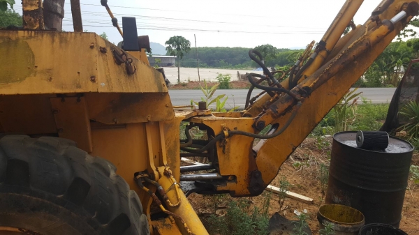 ขายยกคู่ตามสภาพ 240,000 รถตัก CAT 910 เครื่องพัง และรถตักหน้าขุดหลัง CASE เครื่องพังเหมือนกันครับ