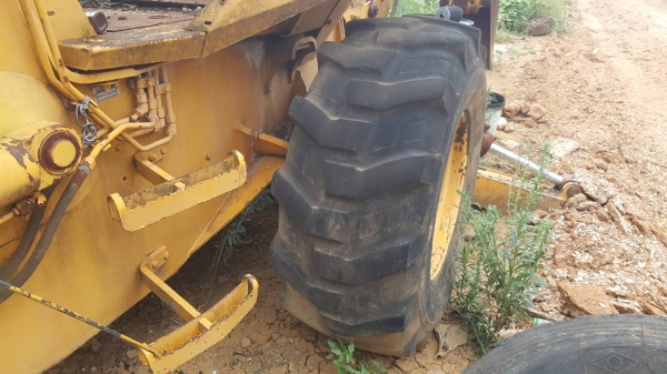 ขายยกคู่ตามสภาพ 240,000 รถตัก CAT 910 เครื่องพัง และรถตักหน้าขุดหลัง CASE เครื่องพังเหมือนกันครับ