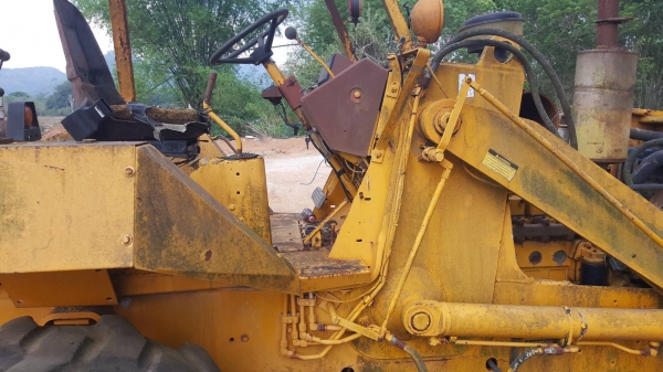 ขายยกคู่ตามสภาพ 240,000 รถตัก CAT 910 เครื่องพัง และรถตักหน้าขุดหลัง CASE เครื่องพังเหมือนกันครับ