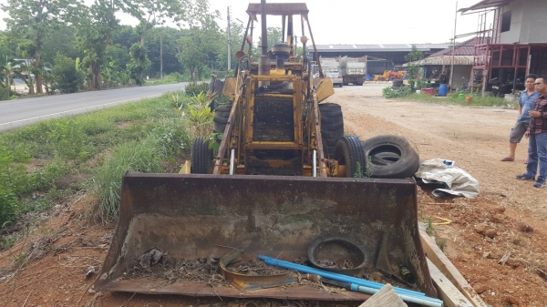 ขายยกคู่ตามสภาพ 240,000 รถตัก CAT 910 เครื่องพัง และรถตักหน้าขุดหลัง CASE เครื่องพังเหมือนกันครับ