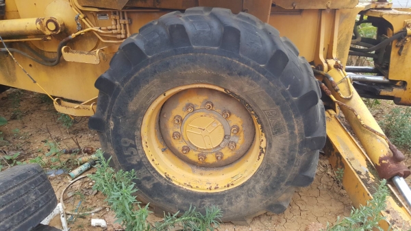 ขายยกคู่ตามสภาพ 240,000 รถตัก CAT 910 เครื่องพัง และรถตักหน้าขุดหลัง CASE เครื่องพังเหมือนกันครับ