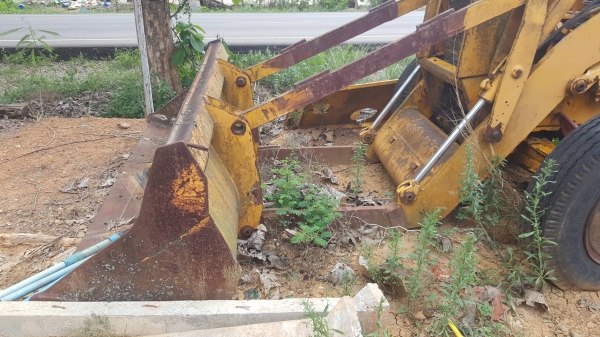 ขายยกคู่ตามสภาพ 240,000 รถตัก CAT 910 เครื่องพัง และรถตักหน้าขุดหลัง CASE เครื่องพังเหมือนกันครับ