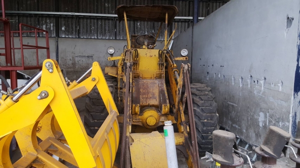 ขายยกคู่ตามสภาพ 240,000 รถตัก CAT 910 เครื่องพัง และรถตักหน้าขุดหลัง CASE เครื่องพังเหมือนกันครับ