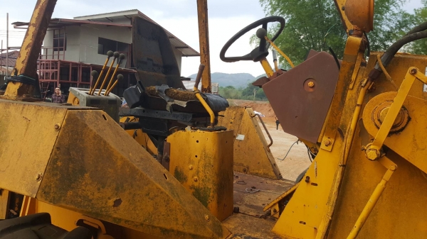 ขายยกคู่ตามสภาพ 240,000 รถตัก CAT 910 เครื่องพัง และรถตักหน้าขุดหลัง CASE เครื่องพังเหมือนกันครับ