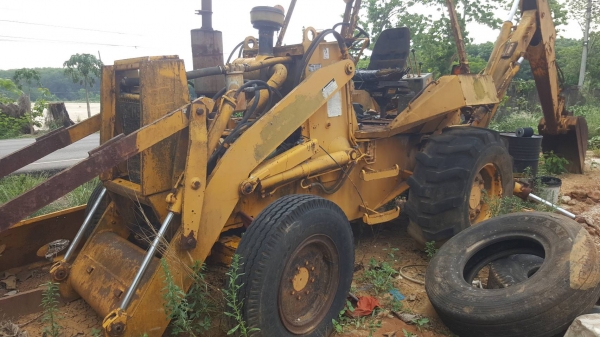 ขายยกคู่ตามสภาพ 240,000 รถตัก CAT 910 เครื่องพัง และรถตักหน้าขุดหลัง CASE เครื่องพังเหมือนกันครับ