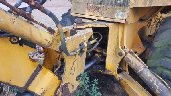 ขายยกคู่ตามสภาพ 240,000 รถตัก CAT 910 เครื่องพัง และรถตักหน้าขุดหลัง CASE เครื่องพังเหมือนกันครับ