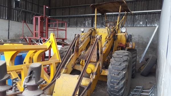 ขายตามสภาพ 185,000 บาท รถตัก CAT 910 เครื่องพังอย่างเดียว เกียร์ครบ ยางสวย ราคาต่อรองได้ครับ ขายตามสภาพ 185,000 บาท รถตัก CAT 910 เครื่องพังอย่างเดียว เกียร์ครบ ยางสวย ราคาต่อรองได้ครับ