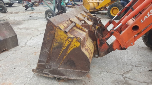 ขายตามสภาพ 185,000 บาท รถตัก CAT 910 เครื่องพังอย่างเดียว เกียร์ครบ ยางสวย ราคาต่อรองได้ครับ ขายตามสภาพ 185,000 บาท รถตัก CAT 910 เครื่องพังอย่างเดียว เกียร์ครบ ยางสวย ราคาต่อรองได้ครับ