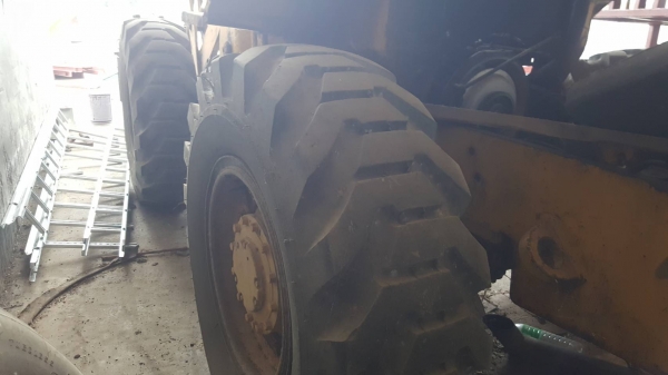 ขายตามสภาพ 185,000 บาท รถตัก CAT 910 เครื่องพังอย่างเดียว เกียร์ครบ ยางสวย ราคาต่อรองได้ครับ ขายตามสภาพ 185,000 บาท รถตัก CAT 910 เครื่องพังอย่างเดียว เกียร์ครบ ยางสวย ราคาต่อรองได้ครับ