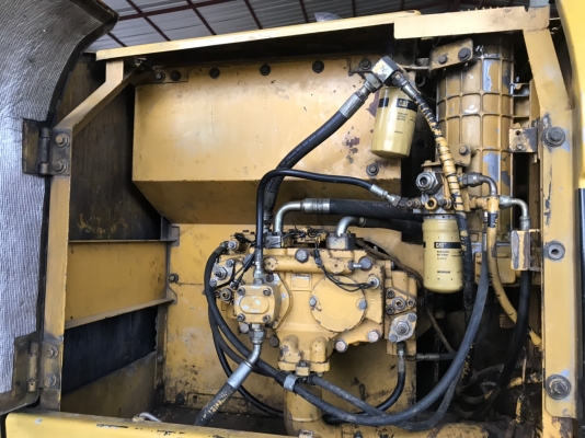 ขายรถแบคโฮ CAT320C สวยสภาพพร้อมไช้เครื่องดีโซ่หนาเอวแน่น