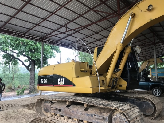 ขายรถแบคโฮ CAT320C สวยสภาพพร้อมไช้เครื่องดีโซ่หนาเอวแน่น