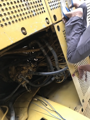 ขายรถแบคโฮ CAT320C สวยสภาพพร้อมไช้เครื่องดีโซ่หนาเอวแน่น