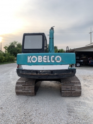 มาใหม่ อีกคัน 455,000 บาท KOBELCO SK60 MARK 3 (บูมยาวพิเศษ-ใบแทรคกว้าง ) แผ่น 80 CM  เครื่องดี ปั้มแรง โช่หนา เอวแน่น สภาพพร้อมใช้   รถอยู่ นครปฐม โทร 0626426323