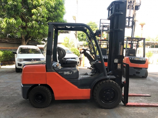 ขายรถฟอร์คลิฟท์เก่านอกนำเข้าจากญี่ปุ่น Toyota 8FD35J