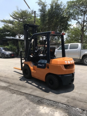 ขายรถฟอร์คลิฟท์ยี่ห้อTOYOTAรุ่น7FD25 ขายรถฟอร์คลิฟท์ยี่ห้อTOYOTAรุ่น7FD25