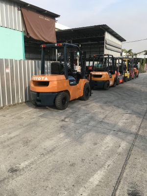 ขายรถฟอร์คลิฟท์ยี่ห้อTOYOTAรุ่น7FD30