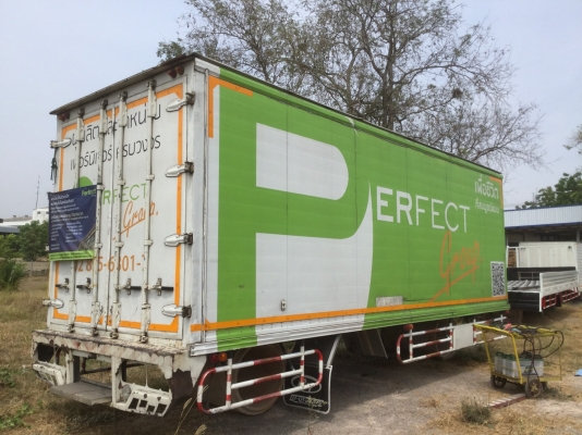 ตู้แห้ง 3 บานสวย ยาว 6.5 เมตร สูง 2.2 เมตร กว้าง 2.4 เมตร คัสซี 82 ซม. ยกลงจาก HINO FC4J ขายตามสภาพ ตู้แห้ง 3 บานสวย ยาว 6.5 เมตร สูง 2.2 เมตร กว้าง 2.4 เมตร คัสซี 82 ซม. ยกลงจาก HINO FC4J ขายตามสภาพ