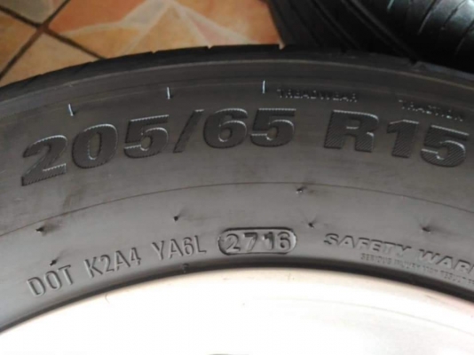ล้อแม็ก Toyota Innova ขอบ 15*6,ET45,5h114.3 พร้อมยาง Kumho 205 65 15 ผลิตปี 2016 ยางสวย ขายถูกๆ ทั้งชุด 6900.- *** ใส่ฟรี รับเทิร์น รับบัตรเครดิตทุกธนาคาร ส่งได้ทั่วไทย ***