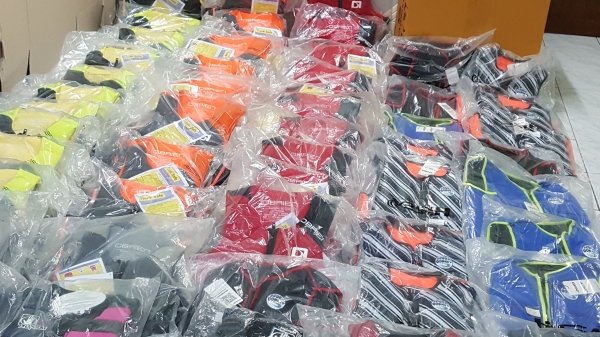 ขายเสื้อชูชีพของใหม่ สวยๆๆใส่เข้ารูปลอยน้ำดี