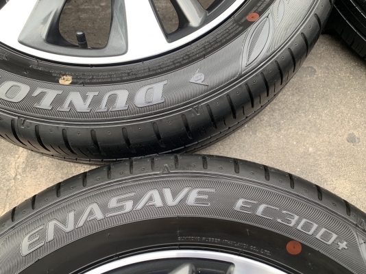 ล้อแม็กป้ายแดง Toyota Yaris Ativ ขอบ 15 สีเทาหน้าเงา พร้อมยางป้ายแดง 185-60-15 Dunlop แม็กสวยกริ๊บ ดอกยางมีตุ่ม