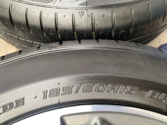 ล้อแม็กป้ายแดง Toyota Yaris Ativ ขอบ 15 สีเทาหน้าเงา พร้อมยางป้ายแดง 185-60-15 Dunlop แม็กสวยกริ๊บ ดอกยางมีตุ่ม