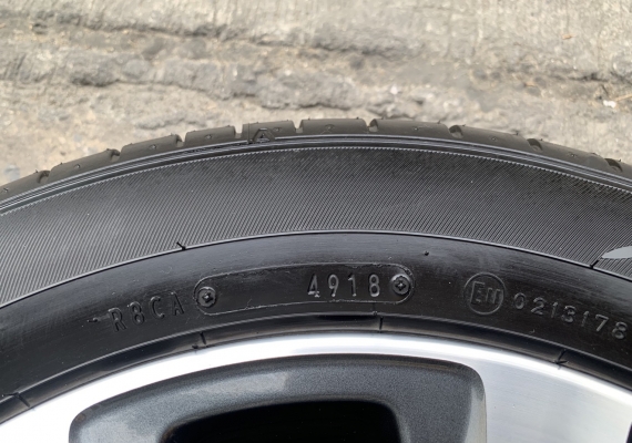 ล้อแม็กป้ายแดง Toyota Yaris Ativ ขอบ 15 สีเทาหน้าเงา พร้อมยางป้ายแดง 185-60-15 Dunlop แม็กสวยกริ๊บ ดอกยางมีตุ่ม