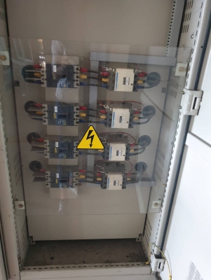 ขายตู้MDB250KVAพร้อมแคปแบ๊งค์เมน400Aลูกย่อย100แอมป์ทั้งหมด70,000ครับ