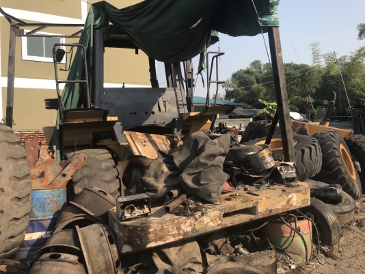 ซาก CAT 950G เครื่อง เกียร์ เฟืองท้ายอยู่ครบ (หัวฉีดใหม่ซื้อจากเมโทรสองแสนกว่าแล้ว) ซาก CAT 950G เครื่อง เกียร์ เฟืองท้ายอยู่ครบ (หัวฉีดใหม่ซื้อจากเมโทรสองแสนกว่าแล้ว)